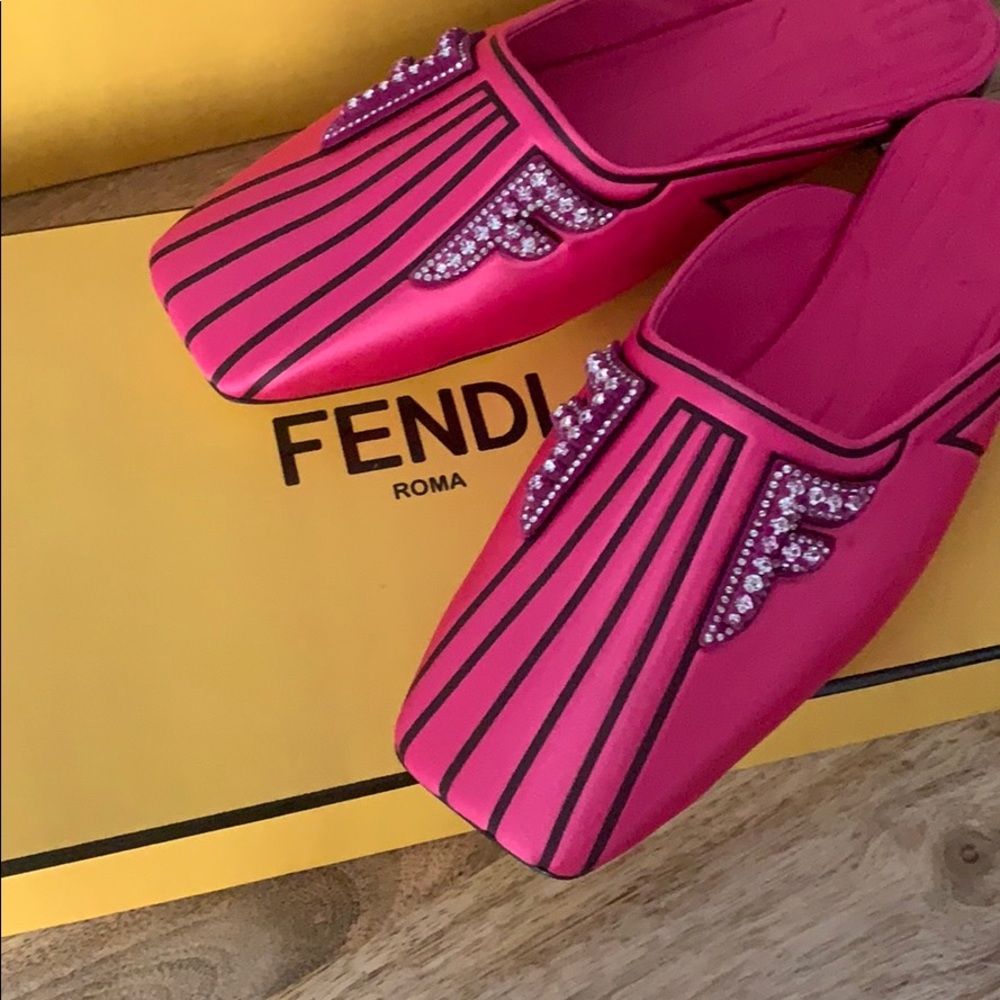 Fendi freedom hot pink crystal slipper
